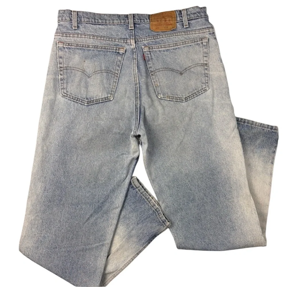 Vintage Levi’s‎ 550 Relaxed 2-Tone Light Blue Stone Wash Tapered Leg Jeans 38/34